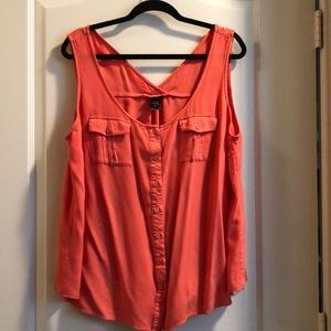 Peach sleeveless top size 2(18/20)